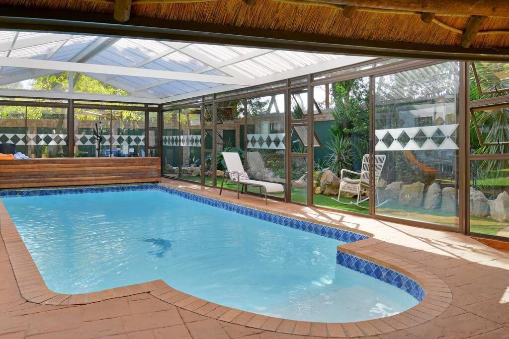 Mawethu Peaceful Garden With Covered Pool And Braai Area Кейптаун Екстериор снимка