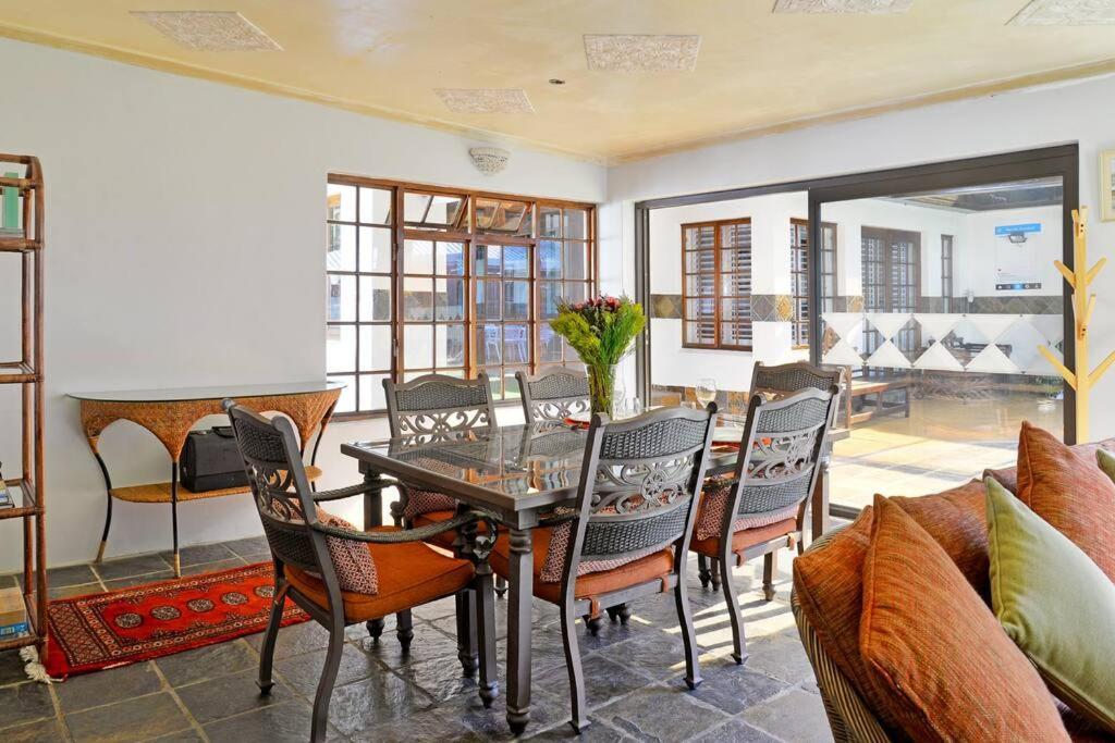 Mawethu Peaceful Garden With Covered Pool And Braai Area Кейптаун Екстериор снимка