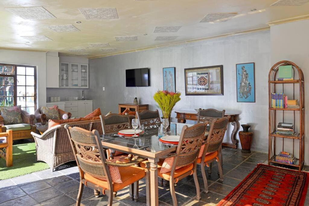 Mawethu Peaceful Garden With Covered Pool And Braai Area Кейптаун Екстериор снимка